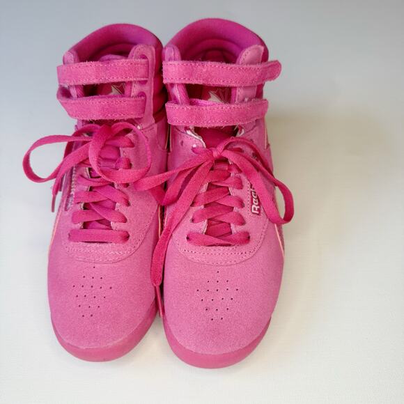 Reebok Freestyle Hightop Hot Pink Suede Trainer Sneakers Women's size 6 - Picture 2 of 9